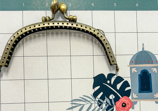 Oval Look Filigree Purse Frame 4"